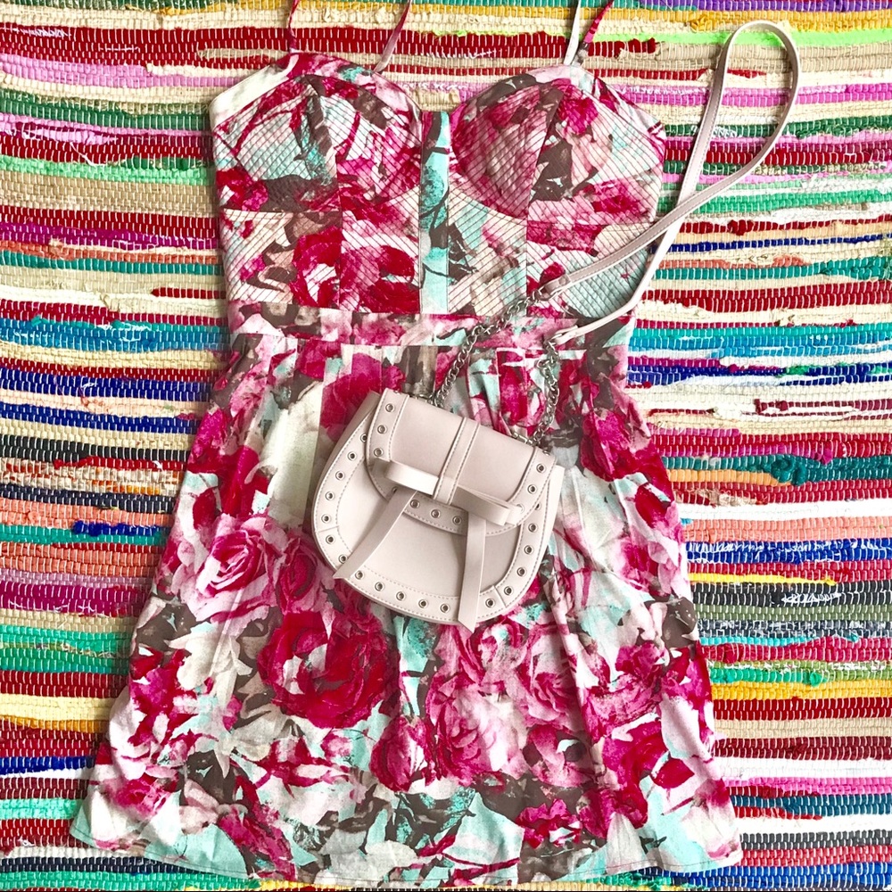 💋Express Pink and SILVER Crossbody Bag💋